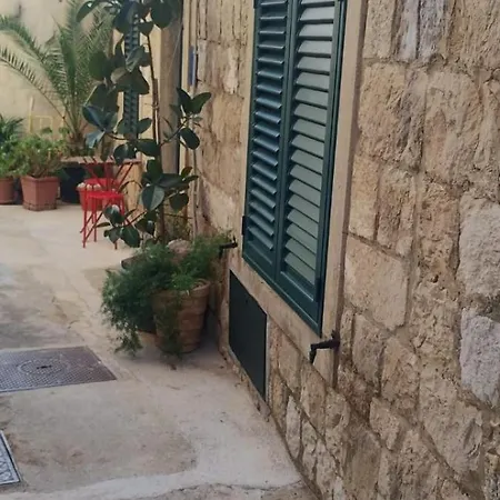 Andromeda Lovely One Bedroom * دوبروفينك